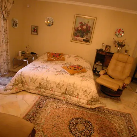 Apartment Paradiso